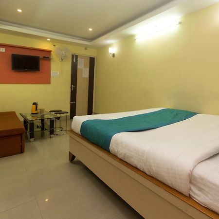 Hotel Oyo 3733 Near Hong Kong Market Siliguri Zewnętrze zdjęcie