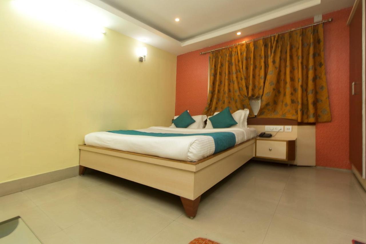 Hotel Oyo 3733 Near Hong Kong Market Siliguri Zewnętrze zdjęcie