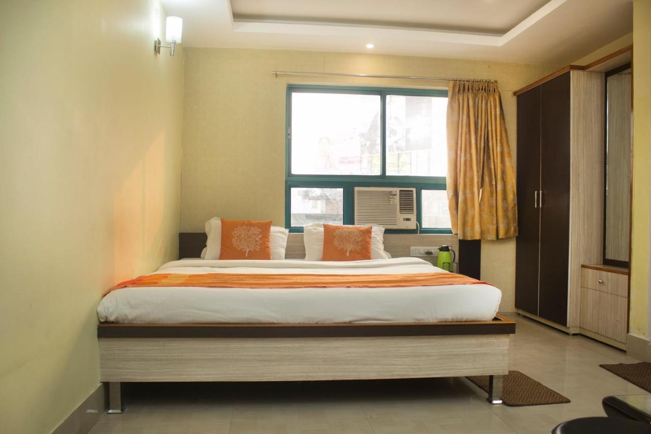 Hotel Oyo 3733 Near Hong Kong Market Siliguri Zewnętrze zdjęcie