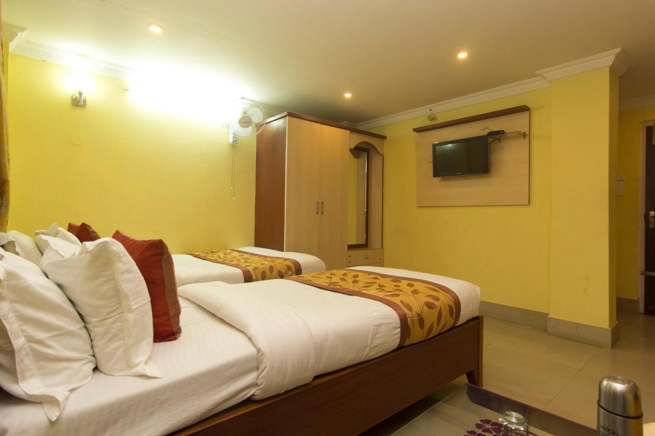 Hotel Oyo 3733 Near Hong Kong Market Siliguri Zewnętrze zdjęcie