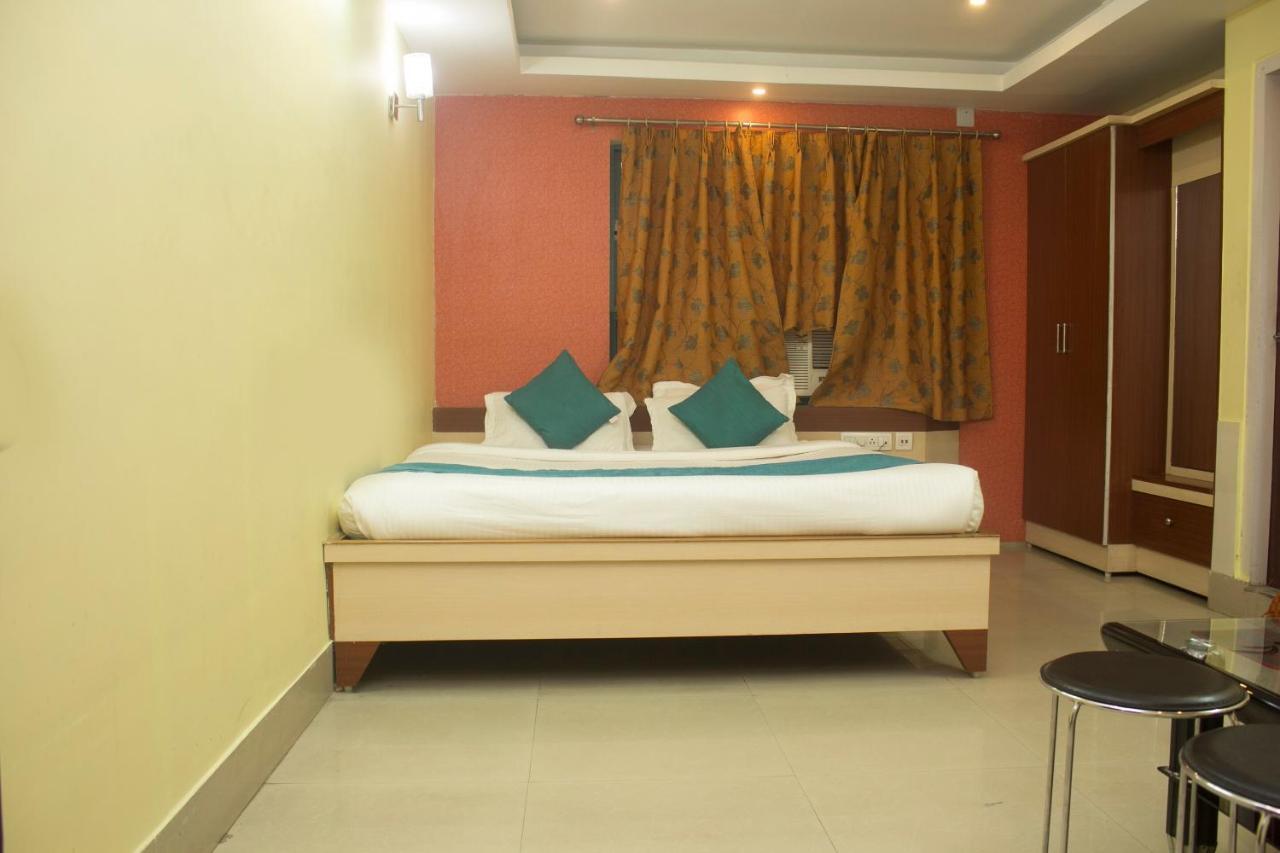 Hotel Oyo 3733 Near Hong Kong Market Siliguri Zewnętrze zdjęcie